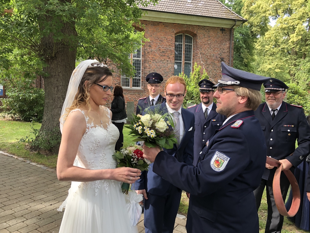 Freiwillige Feuerwehr Eddelak » Glückwünsche zur Hochzeit
